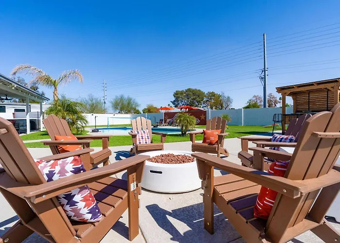 Sleeps 18 Private Pool & Hot Tub Playground *