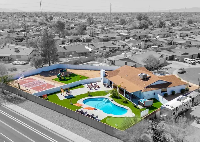 Sleeps 18 Private Pool & Hot Tub Playground * Phoenix
