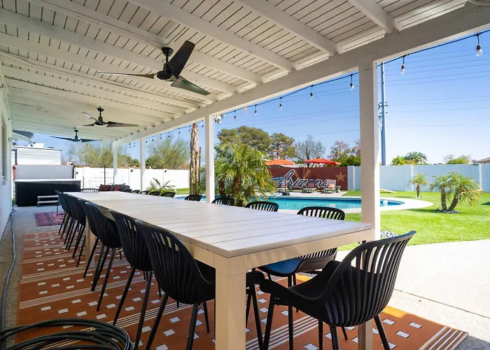 Sleeps 18 Private Pool & Hot Tub Playground *