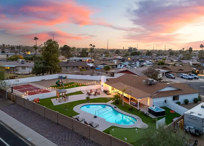 Sleeps 18 Private Pool & Hot Tub Playground