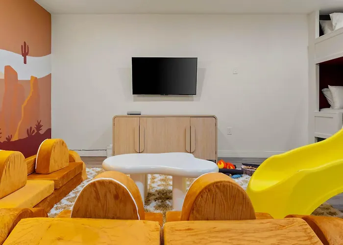 Sleeps 18 Private Pool & Hot Tub Playground Phoenix